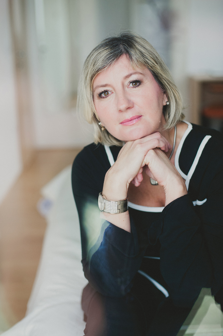 Poslovni ženski lifestyle portret.