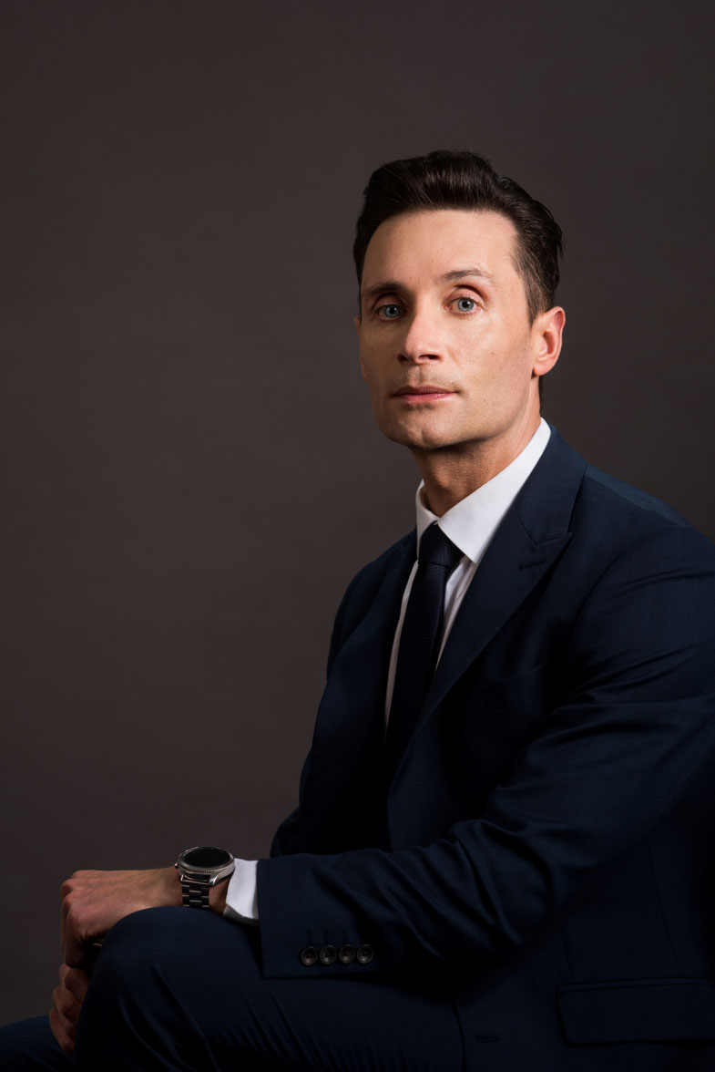 Moški poslovni portret.