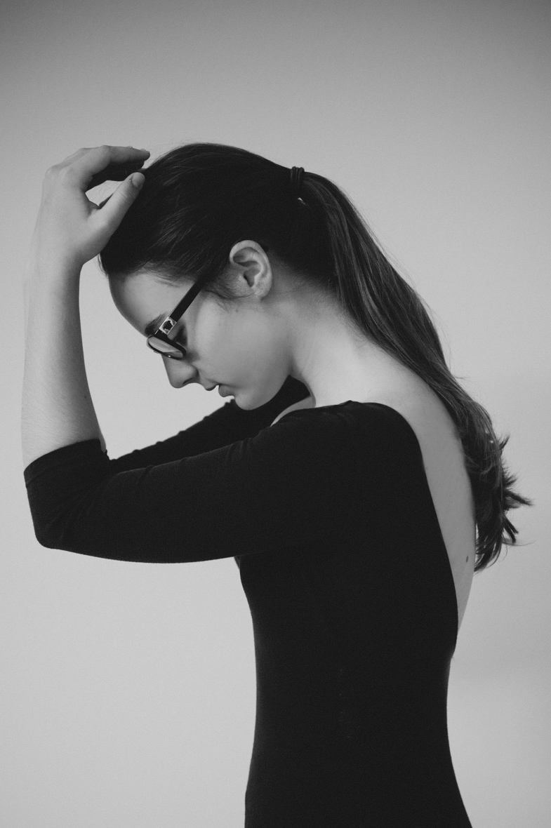 Black and white photo of a ballet dancer.